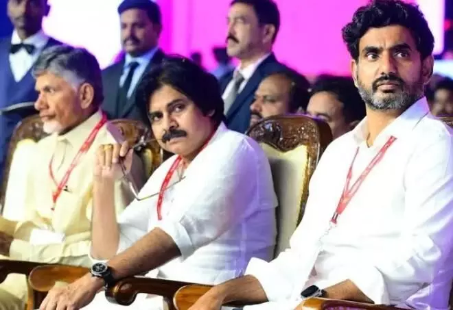 రుషికొండ కోసం చంద్రబాబు,పవన్,లోకేష్ పోటీ పడుతున్నారు రుషికొండ కోసం చంద్రబాబు,పవన్,లోకేష్ పోటీ పడుతున్నారు