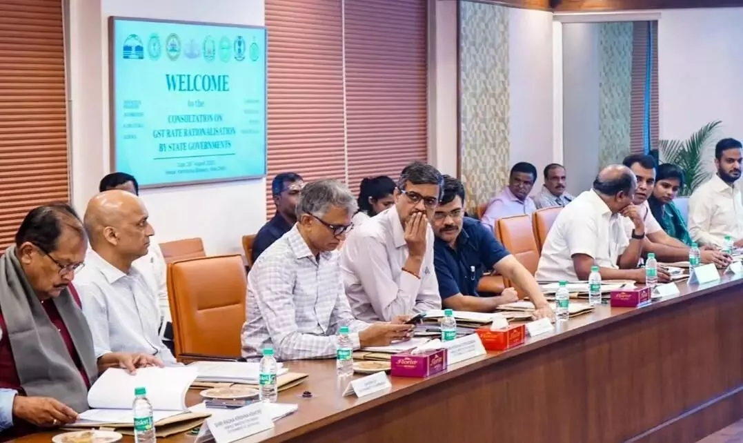 జీఎస్టీ రేట్ల స్లాబ్ మార్పుతో రాష్ట్రాలకు ఆర్థిక చిక్కులు తప్పవా? జీఎస్టీ రేట్ల స్లాబ్ మార్పుతో రాష్ట్రాలకు ఆర్థిక చిక్కులు తప్పవా?