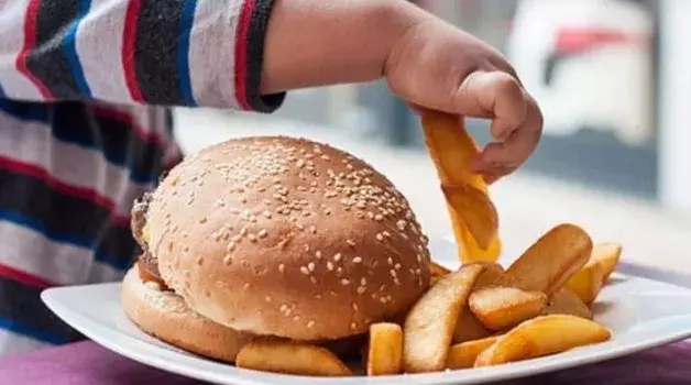 ‘స్కూళ్ళలో షుగర్ బోర్డులు చాలవు, ఈట్ స్ట్రీట్ లూ రద్దు చేయాలి’