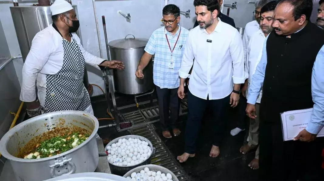 స్కూళ్లలో స్మార్ట్ కిచెన్స్