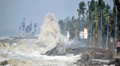 ఉత్తర కోస్తాకు భారీ వర్షాలు ఉత్తర కోస్తాకు భారీ వర్షాలు