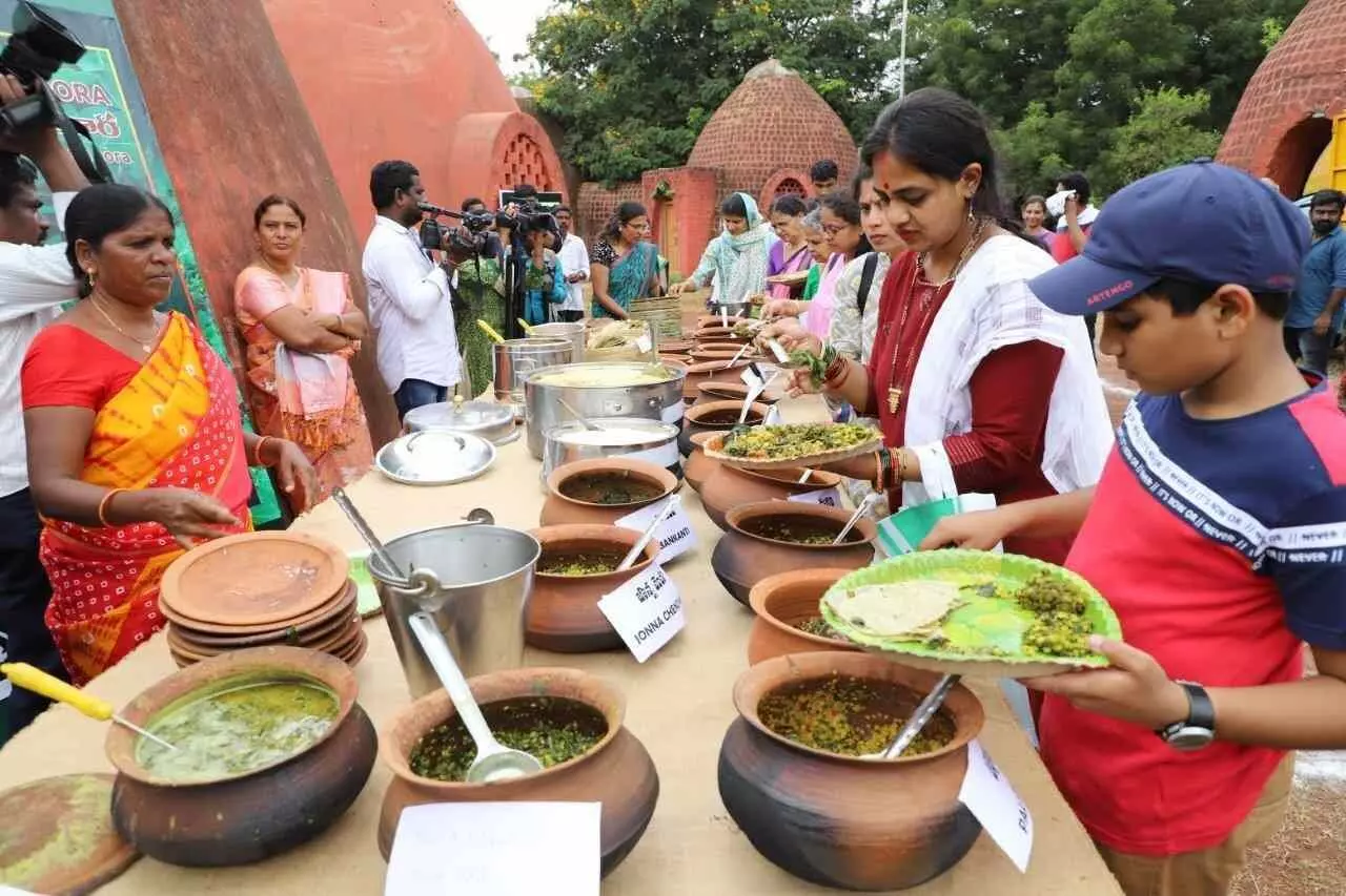 కొత్త రకం ఆకుకూరలతో చేసి వంటకాలతో డిడిఎస్ నిర్వహించిన ఫుడ్ ఫెస్టివల్ కొత్త రకం ఆకుకూరలతో చేసి వంటకాలతో డిడిఎస్ నిర్వహించిన ఫుడ్ ఫెస్టివల్