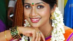 నటి నవ్వ బ్యాగులో మల్లెలు.. మెల్బోర్న్ లో లక్ష బిల్లు