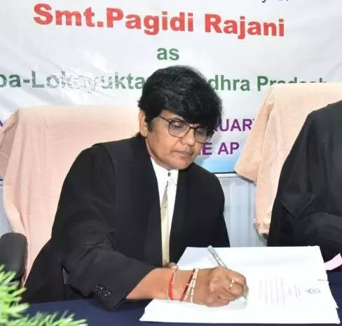 జీపీఎఫ్ మోసంపై ఉపలోకాయుక్త సంచలన తీర్పు జీపీఎఫ్ మోసంపై ఉపలోకాయుక్త సంచలన తీర్పు