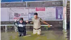 మానవత్వం చూపిన కానిస్టేబుల్‌కు టీఎస్‌హెచ్‌ఆర్‌సీ ఛైర్‌పర్సన్ అభినందన