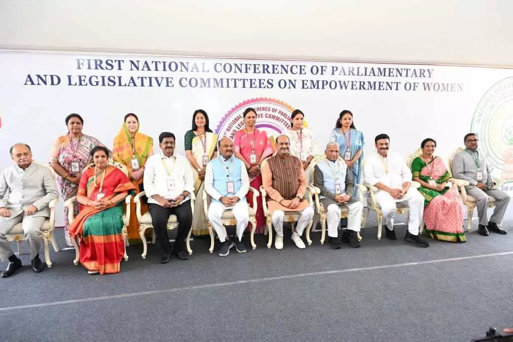 చట్టసభలకు నో వర్క్... నో పే అమలు కావాలి..