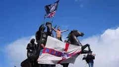 లండన్ ర్యాలీలో వైరల్ అయిన భారతీయ చిరు తిండి