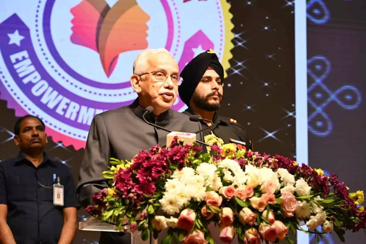 సమాజ నిర్మాణంలో మహిళలే ఆర్కిటెక్టులు సమాజ నిర్మాణంలో మహిళలే ఆర్కిటెక్టులు