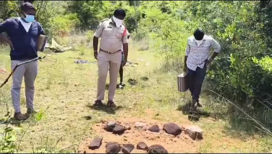 మందులచీటీతో వీడిన మిస్టరీ మరణాల చిక్కుముడి