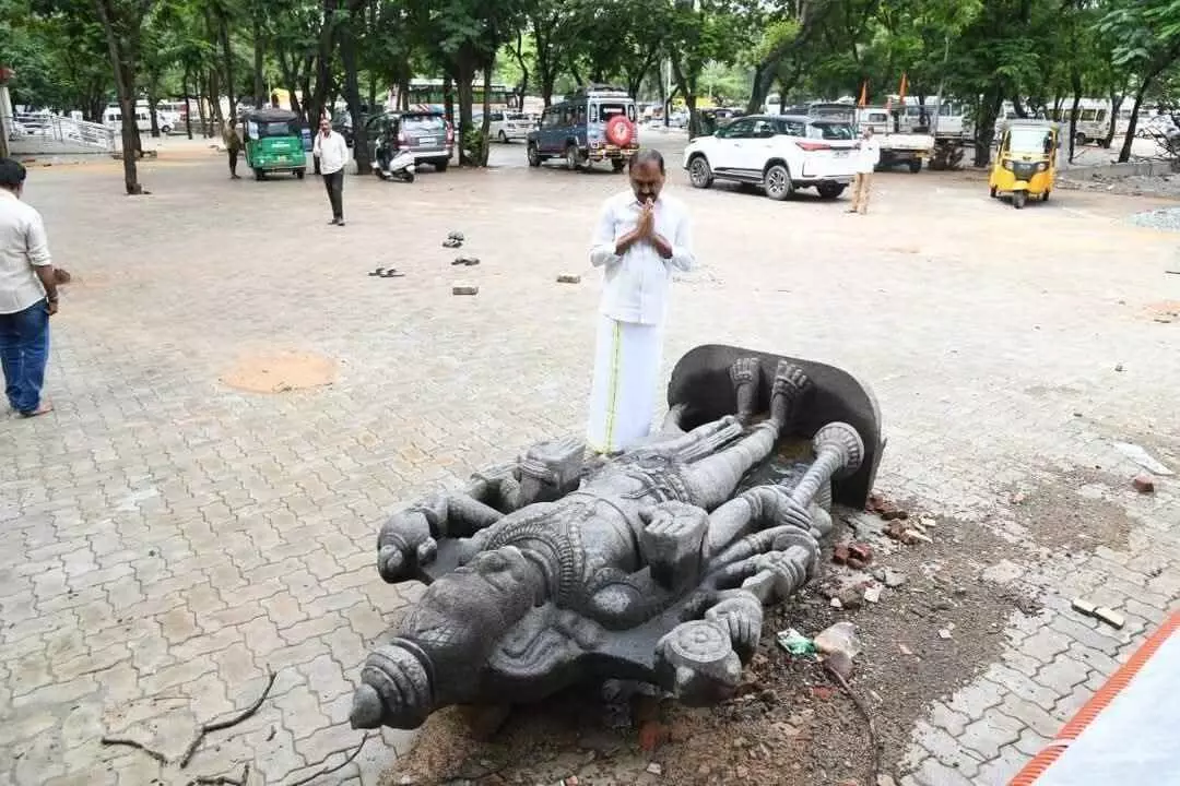 శ్రీనివాసా.. నీ పాదాల చెంత ఈ తంటా ఏమిటి ?