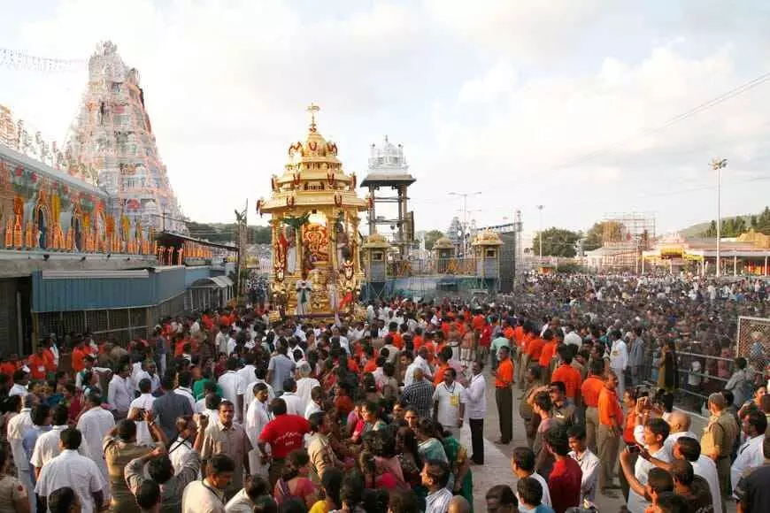 తిరుమల: ఇకపై లక్కీ డిప్‌లో అంగప్రదక్షిణ టోకెన్లు