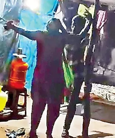 వీడియోతో ఆ ఘాతుకం వెలుగులోకి వీడియోతో ఆ ఘాతుకం వెలుగులోకి
