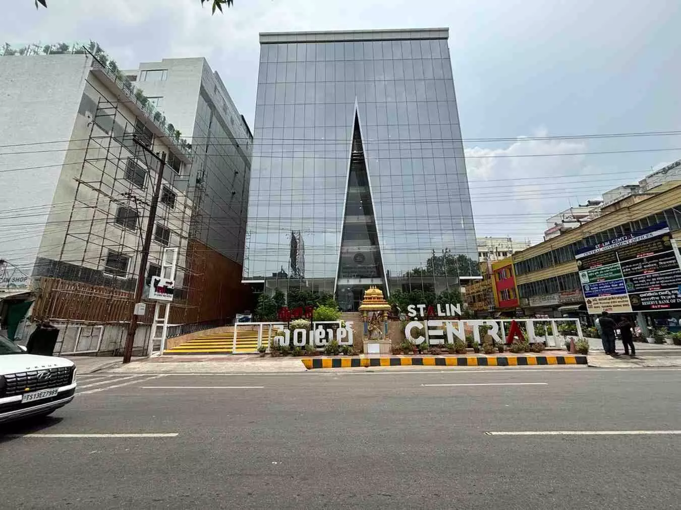విజయవాడలో స్టాలిన్ సెంట్రల్
