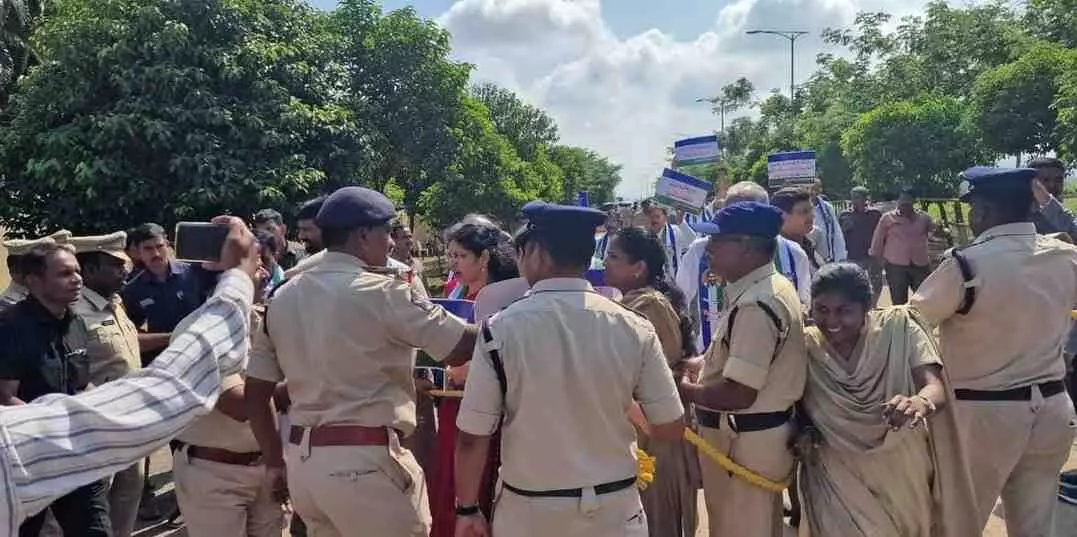 మండలిలో మెడికల్ కాలేజీల మంటలు మండలిలో మెడికల్ కాలేజీల మంటలు