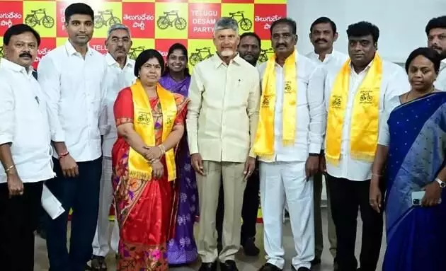 టీడీపీలోకి ముగ్గురు వైసీపీ ఎమ్మెల్సీలు