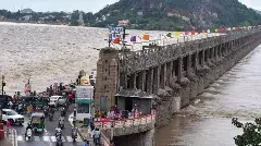 కృష్ణా, గోదావరి, పెన్నాలకు వరద ప్రవాహం