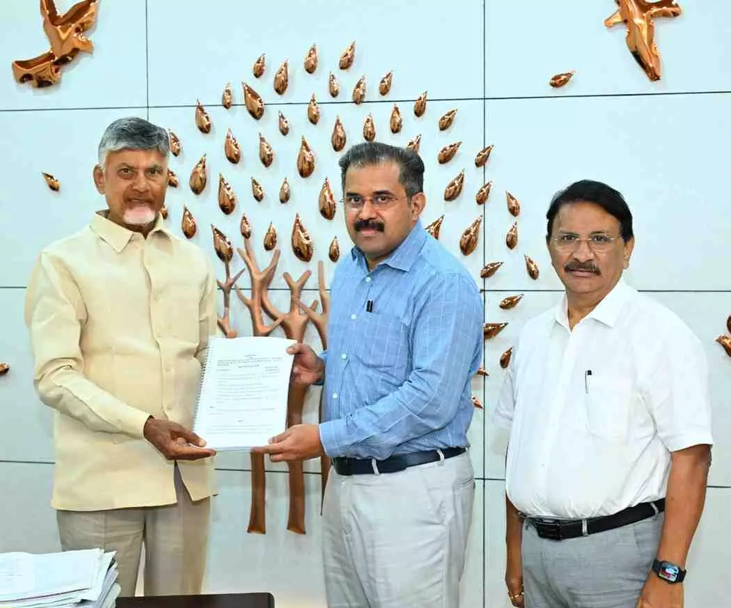 కొత్త జీఎస్టీ–8వేల కోట్ల ప్రయోజనం కొత్త జీఎస్టీ–8వేల కోట్ల ప్రయోజనం