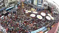 శ్రీవారికి తమిళ యాత్రికుల గొడుగు సేవ..