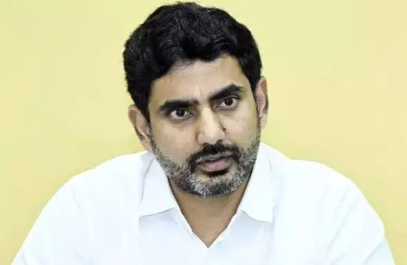 అమ్మ అన్నం పెట్టదు..అడుక్కు తిననివ్వదు అమ్మ అన్నం పెట్టదు..అడుక్కు తిననివ్వదు