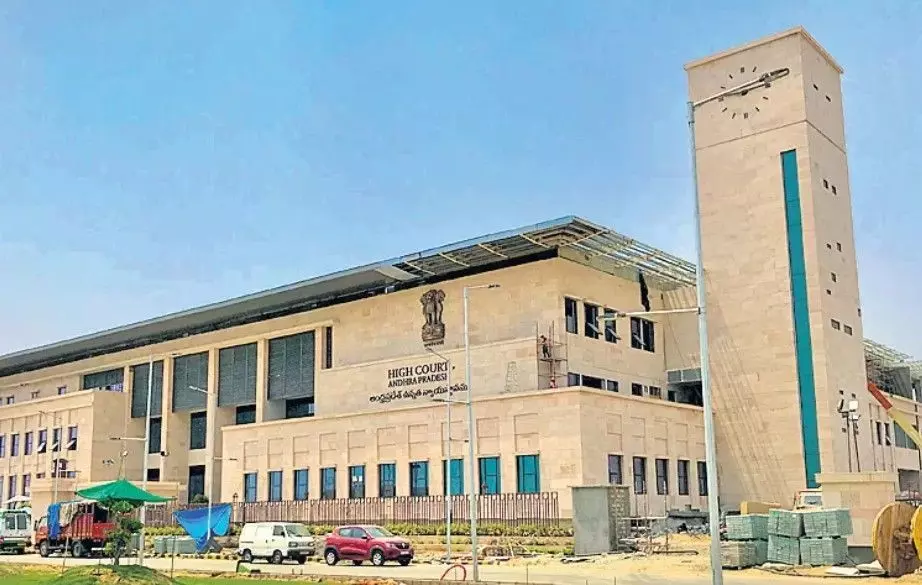 కోర్టుకు అడ్డంగా దొరికిన ఏపీ పోలీస్