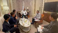 అమరావతి కోసం ఎన్ని దేశాలు తిరుగుతావు నారాయణా