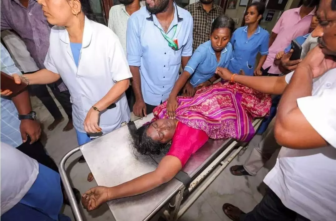 తొక్కిసలాటపై సీబీఐ దర్యాప్తు కోరిన టీవీకే