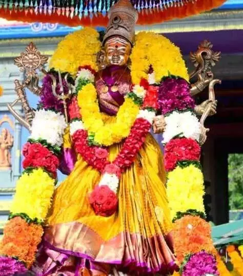 అటు వెంకన్న ఇటు దుర్గమ్మ మధ్యలో మల్లన్న–భక్తి పారవశ్యంలో ఏపీ