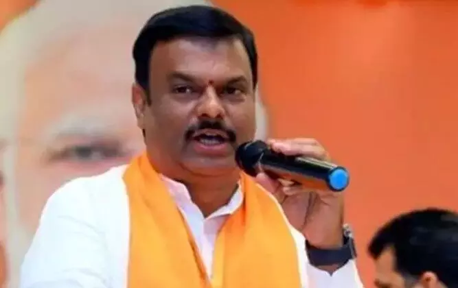 దేవాలయాను కించపరుస్తున్న వైఎస్ ఫ్యామిలీ