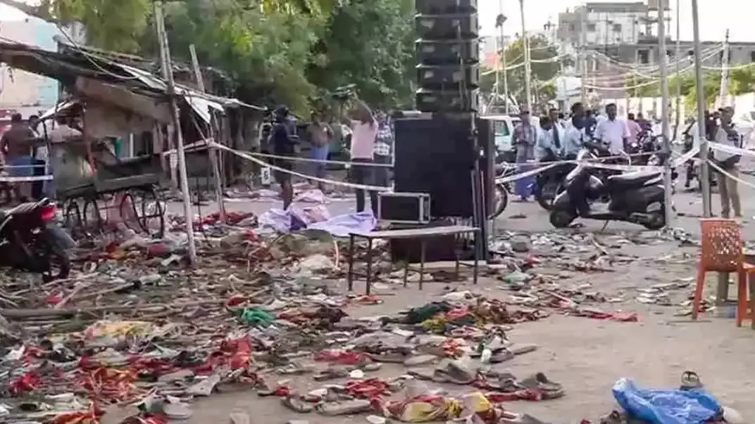 టీవీకే నిర్వాహకుల వల్లే తొక్కిసలాట జరిగిందా?