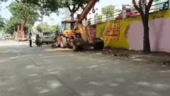 ఆంధ్రా ప్యారిస్లో తెలంగాణ ఐఆర్ఎస్ అధికారి నిలువు దోపిడీ!