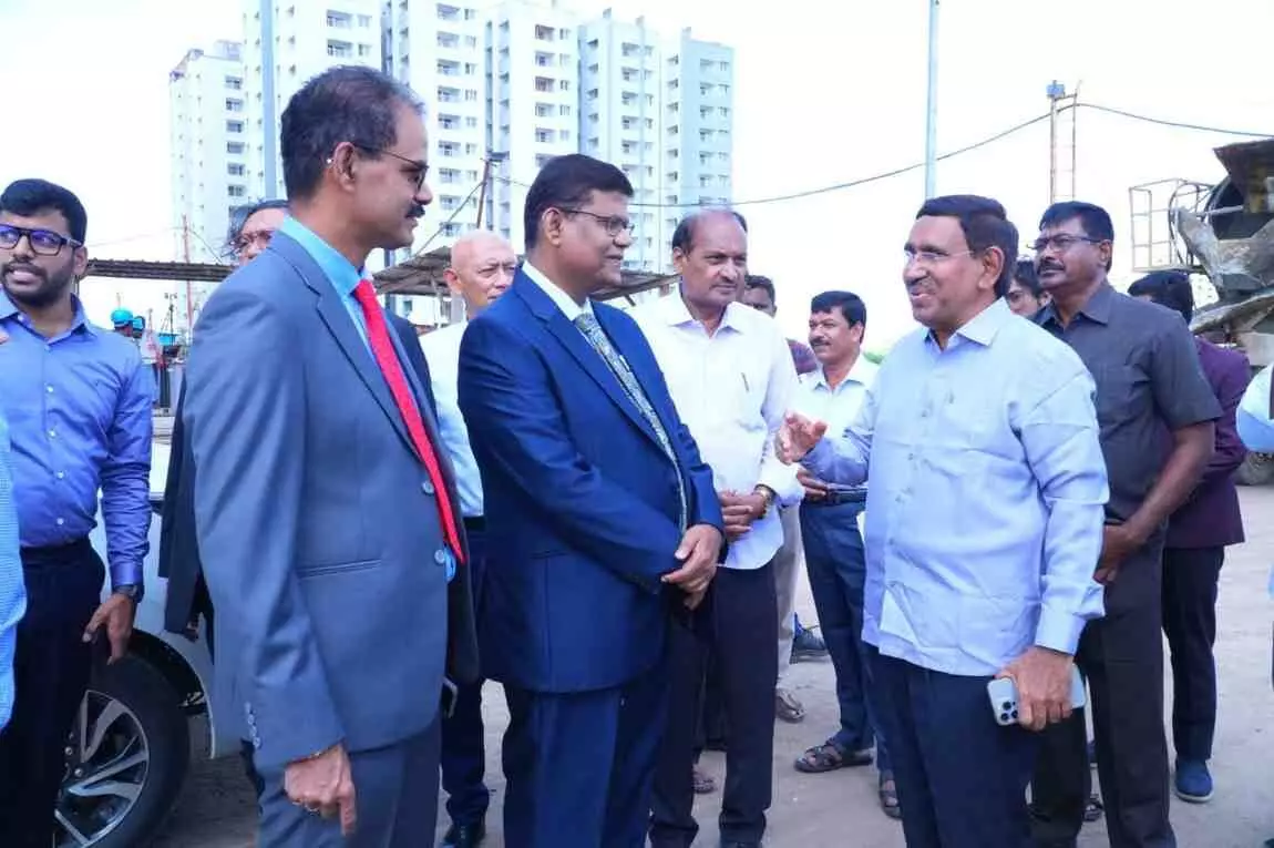 అమరావతిలో పర్యటిస్తున్న మలేషియా బృందం