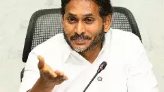 గిరిజన బాలికలు చనిపోతుంటే సీఎం గాడిదలు కాస్తున్నారా