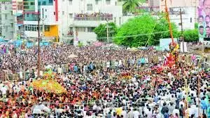 సిరిమానోత్సవంలో అపశృతి..కూలిన స్టేజి