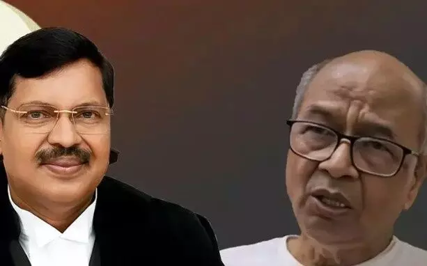 గవాయ్ పై బూటు విసిరిన లాయర్ బహిష్కరణ గవాయ్ పై బూటు విసిరిన లాయర్ బహిష్కరణ