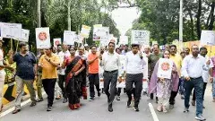 ప్రభుత్వ అధికారులే బంపర్ ఆఫర్ల బ్రాండ్ అంబాసిడర్లా?