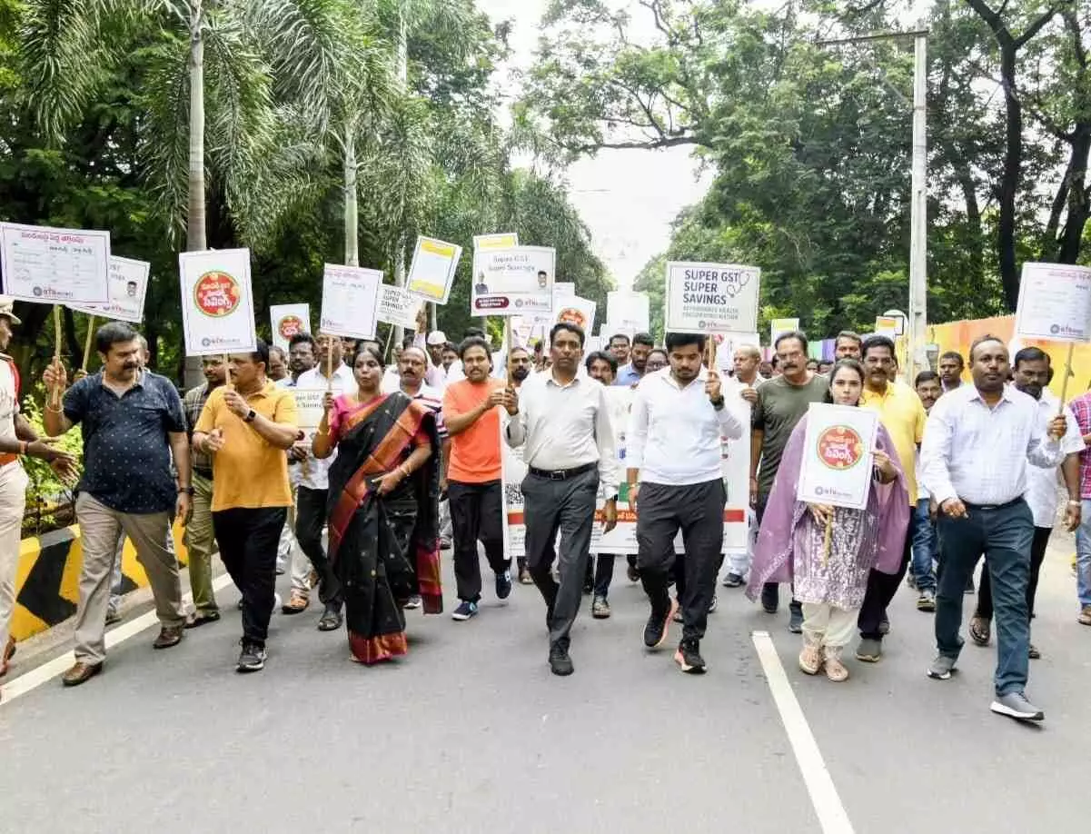 ప్రభుత్వ అధికారులే బంపర్ ఆఫర్ల బ్రాండ్ అంబాసిడర్లా? ప్రభుత్వ అధికారులే బంపర్ ఆఫర్ల బ్రాండ్ అంబాసిడర్లా?