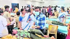 బీసీ బాలురకు ఫుడ్ పాయిజన్‌..గిరిజన బిడ్డలకు పచ్చ కామెర్లు