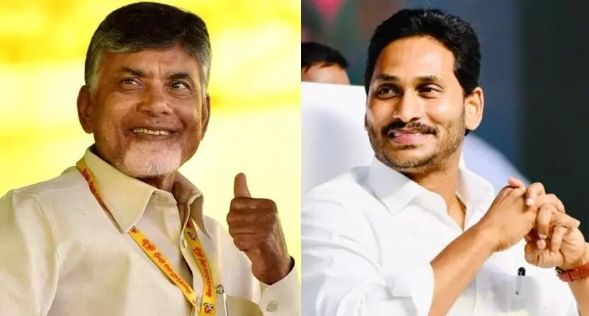 ఆంధ్రలో తీవ్రమవుతున్న ‘రాజకీయ పోరాటం’ ఆంధ్రలో తీవ్రమవుతున్న ‘రాజకీయ పోరాటం’