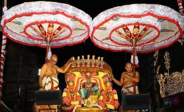 తిరుమల:పెద్ద శేషవాహనంపై కనువిందు చేయనున్న మలయప్ప తిరుమల:పెద్ద శేషవాహనంపై కనువిందు చేయనున్న మలయప్ప