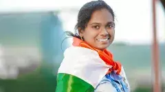 కష్టపడితేనే కలలు సాకారమవుతాయంటున్న లోకోపైలట్ మనీషా..