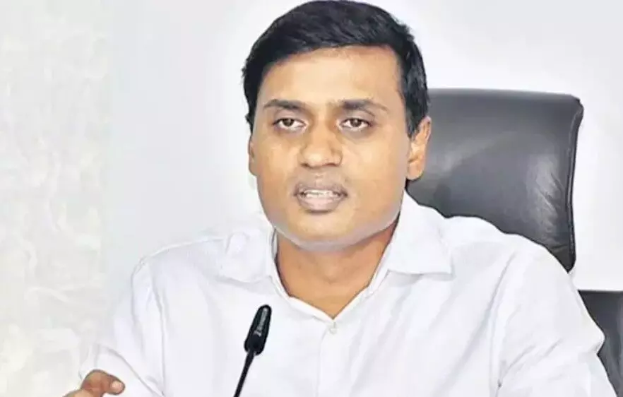 మద్యంలో మిథున్ రెడ్డి ఎందుకు టార్గెట్ అయ్యాడు? మద్యంలో మిథున్ రెడ్డి ఎందుకు టార్గెట్ అయ్యాడు?
