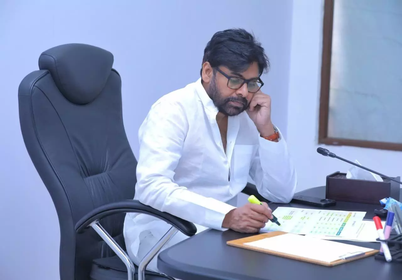 కాకినాడ సెజ్ భూములు తిరిగి రైతుల పేరుపై రిజిస్ట్రేషన్ కాకినాడ సెజ్ భూములు తిరిగి రైతుల పేరుపై రిజిస్ట్రేషన్