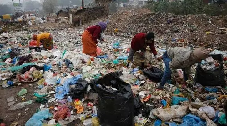 ఏపీలో ఏడాదికి సాలిడ్ వేస్ట్ ఎంతో తెలుసా? ఏపీలో ఏడాదికి సాలిడ్ వేస్ట్ ఎంతో తెలుసా?