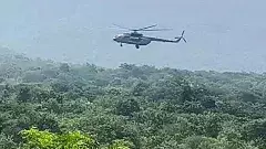 ఒకే హెలికాఫ్టర్ లో ఆ ముగ్గురూ.. బీజేపీ నేతకు నో ప్లేస్