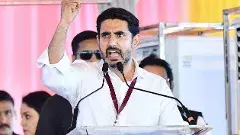 మోదీ అంటే విక్టరీ: లోకేష్