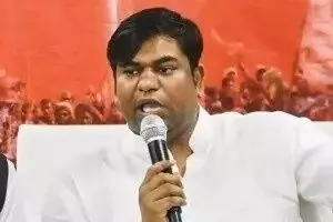 బీహార్ ఎన్నికలు: VIP పార్టీ చీఫ్ సహానీకి RJD నేత తేజస్వి అల్టిమేటం బీహార్ ఎన్నికలు: VIP పార్టీ చీఫ్ సహానీకి RJD నేత తేజస్వి అల్టిమేటం