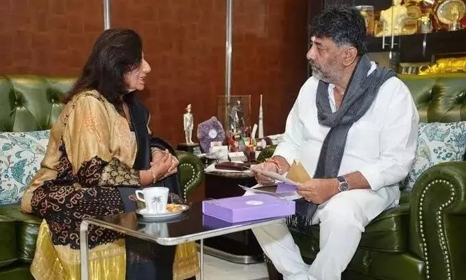 డీకే శివకుమార్తో కిరణ్ మజుందార్-షా భేటీ.. కారణమేంటి? డీకే శివకుమార్తో కిరణ్ మజుందార్-షా భేటీ.. కారణమేంటి?