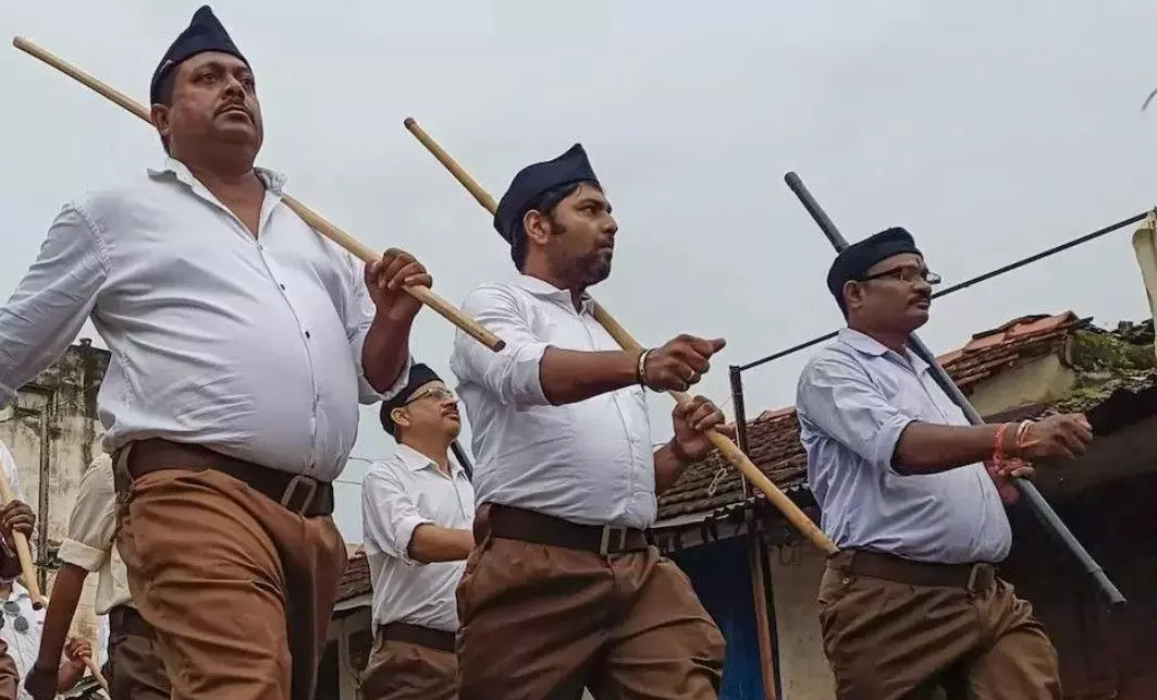 ఆర్ఎస్ఎస్ కార్యక్రమాల్లో పాల్గొన్నాడని హస్టల్ కుక్ తొలగింపు ఆర్ఎస్ఎస్ కార్యక్రమాల్లో పాల్గొన్నాడని హస్టల్ కుక్ తొలగింపు
