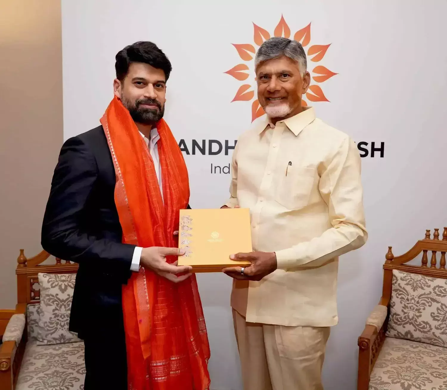 దుబాయ్ రియల్ డొనేషన్! దుబాయ్ రియల్ డొనేషన్!