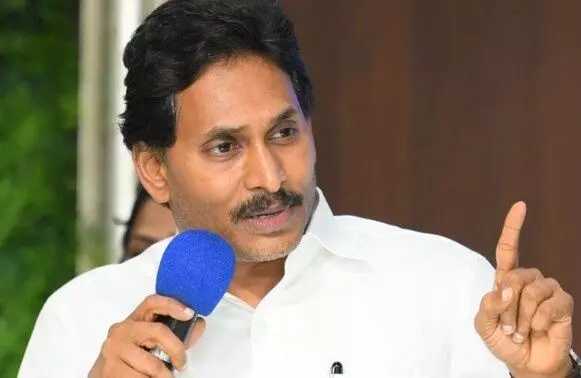 పొలిటికల్ గవర్నెన్స్ తో ఏపీని సర్వనాశనం చేస్తున్నారు పొలిటికల్ గవర్నెన్స్ తో ఏపీని సర్వనాశనం చేస్తున్నారు